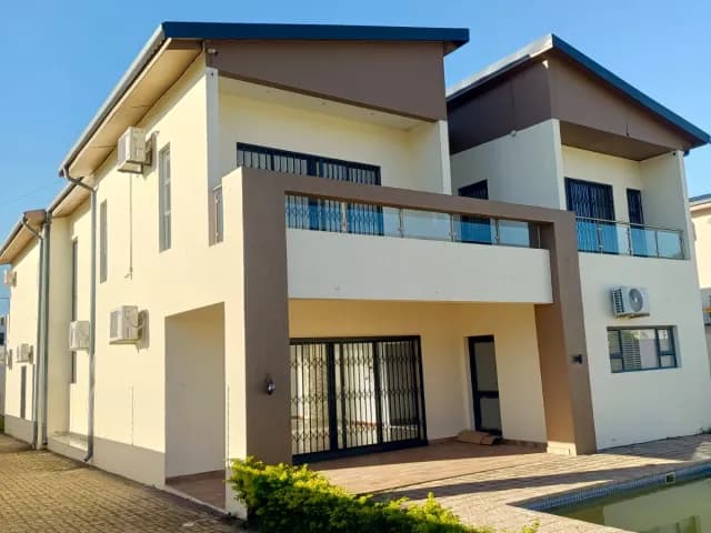 Moradia T4, Bairro da costa do sol Dona Alice - Maputo Cidade
